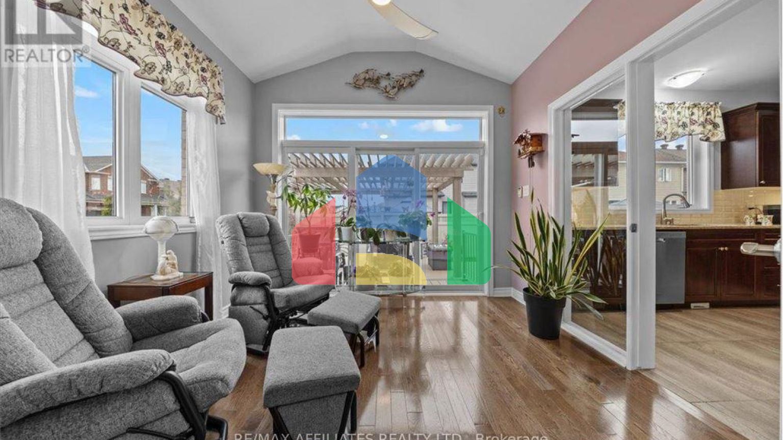 Residential - Single Family Home - Ottawa, Canada - Canada