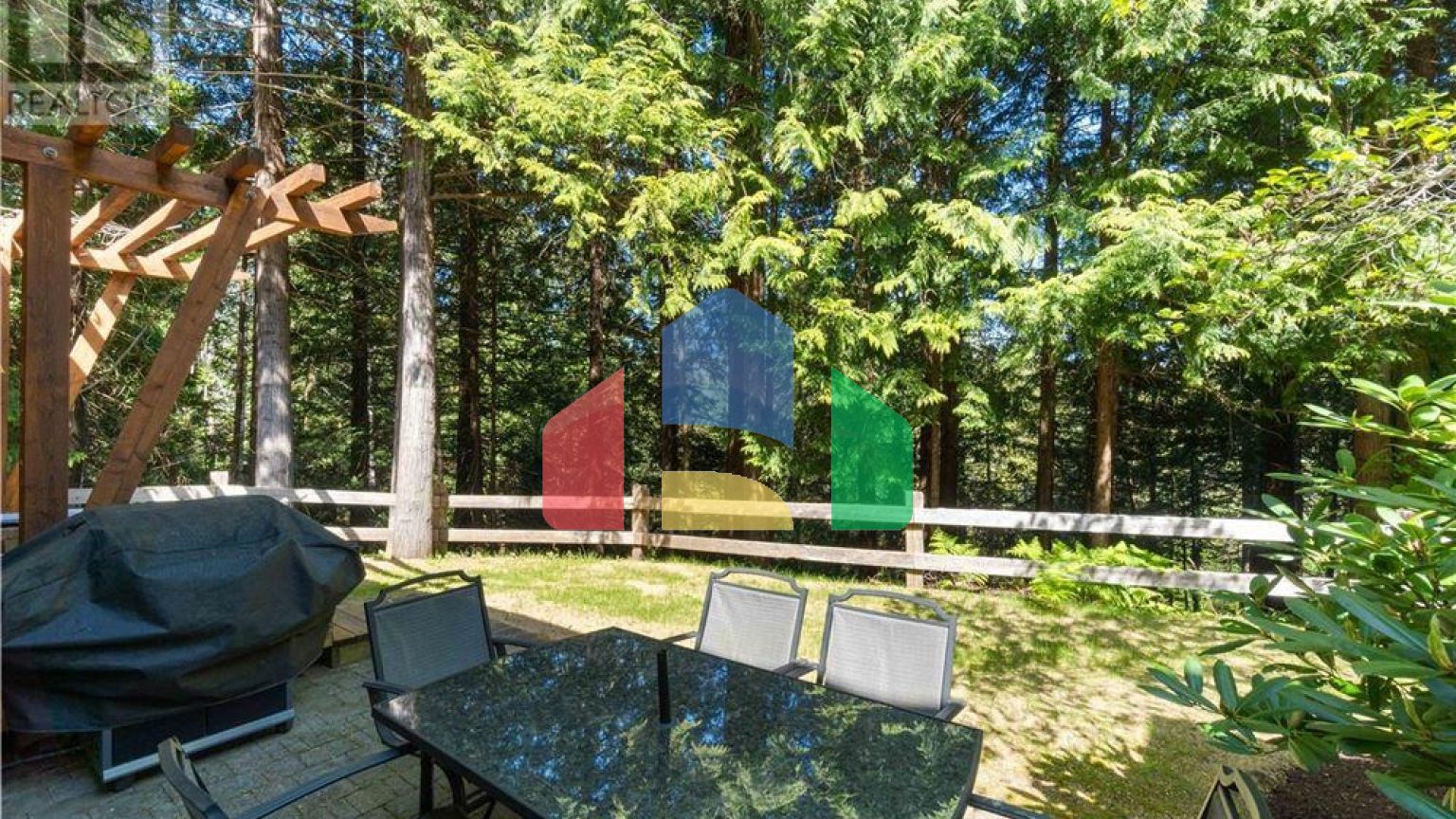 Residential - Condo/Apartment - Parksville, Canada - Canada