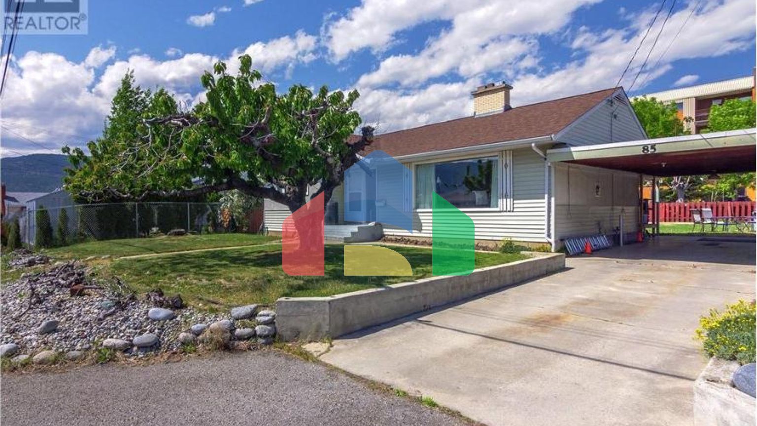 Residential - Single Family Home - Penticton, Canada - Canada