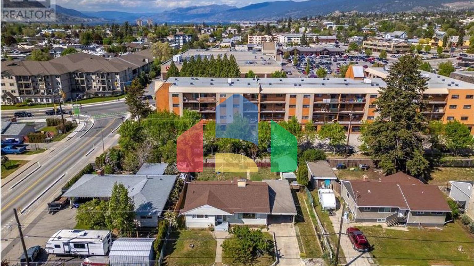 Residential - Single Family Home - Penticton, Canada - Canada