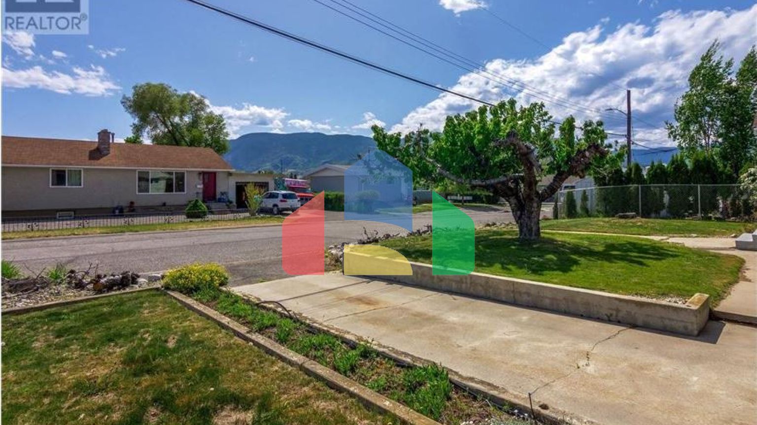 Residential - Single Family Home - Penticton, Canada - Canada