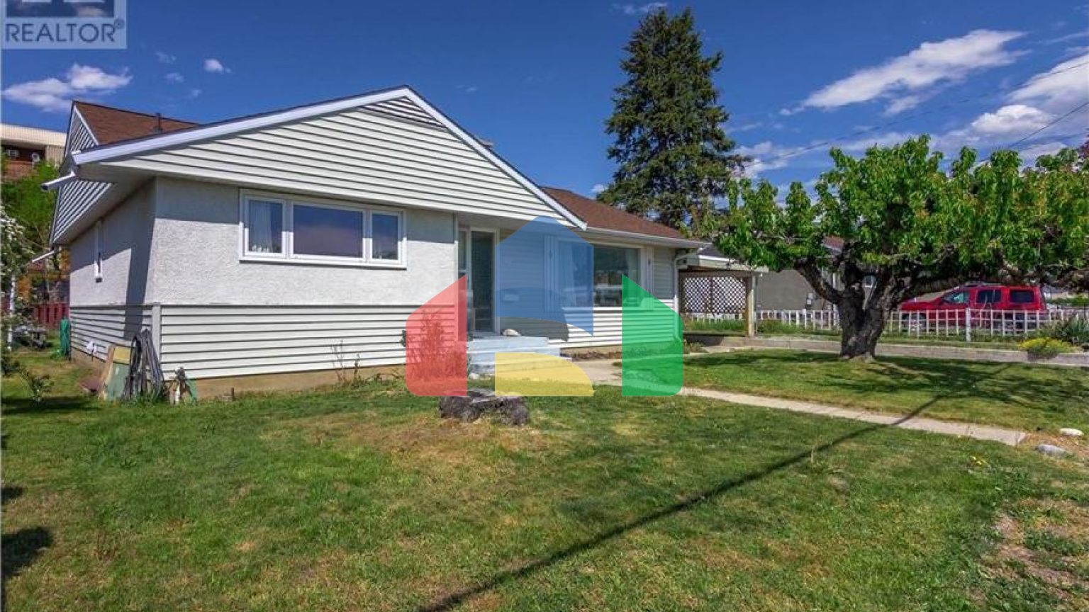 Residential - Single Family Home - Penticton, Canada - Canada