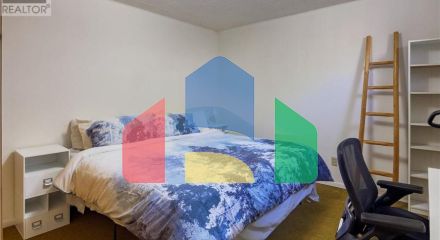 Residential - Single Family Home - Penticton, Canada - Canada