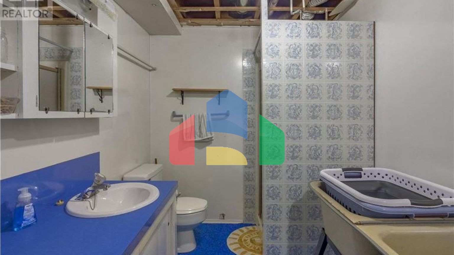 Residential - Single Family Home - Penticton, Canada - Canada