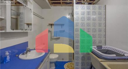 Residential - Single Family Home - Penticton, Canada - Canada