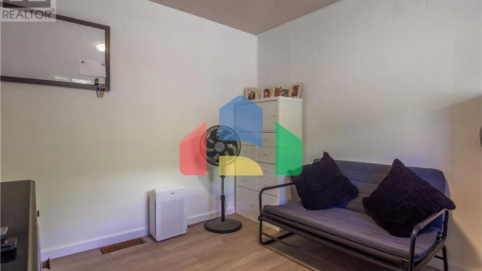 Residential - Single Family Home - Penticton, Canada - Canada