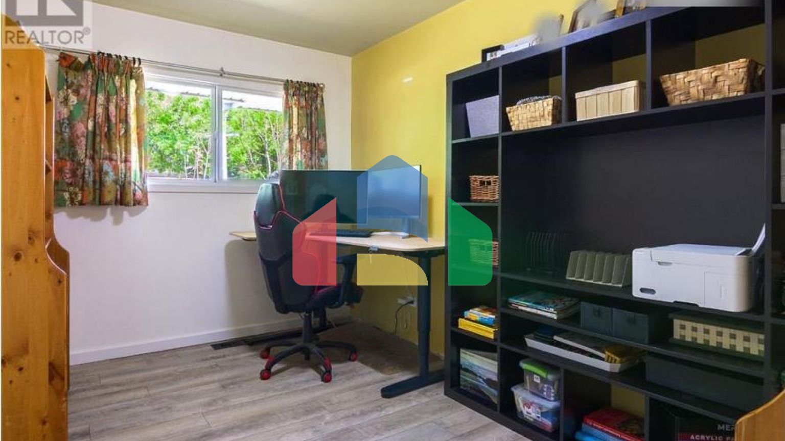 Residential - Single Family Home - Penticton, Canada - Canada