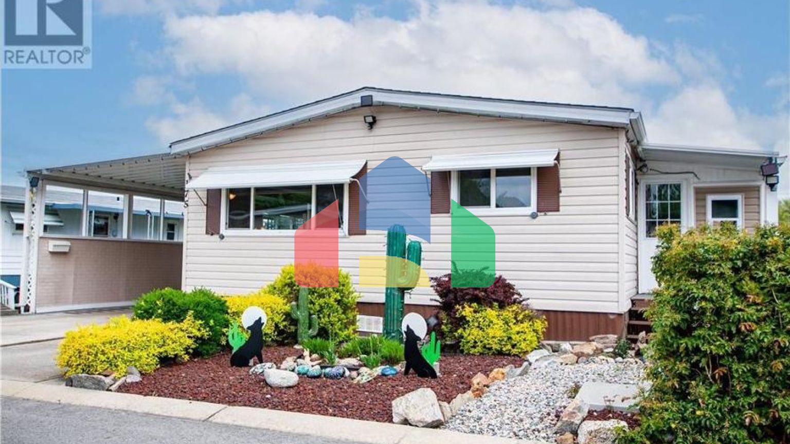 Residential - Single Family Home - Penticton, Canada - Canada