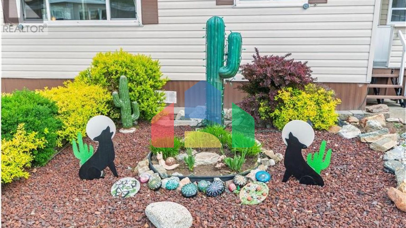 Residential - Single Family Home - Penticton, Canada - Canada