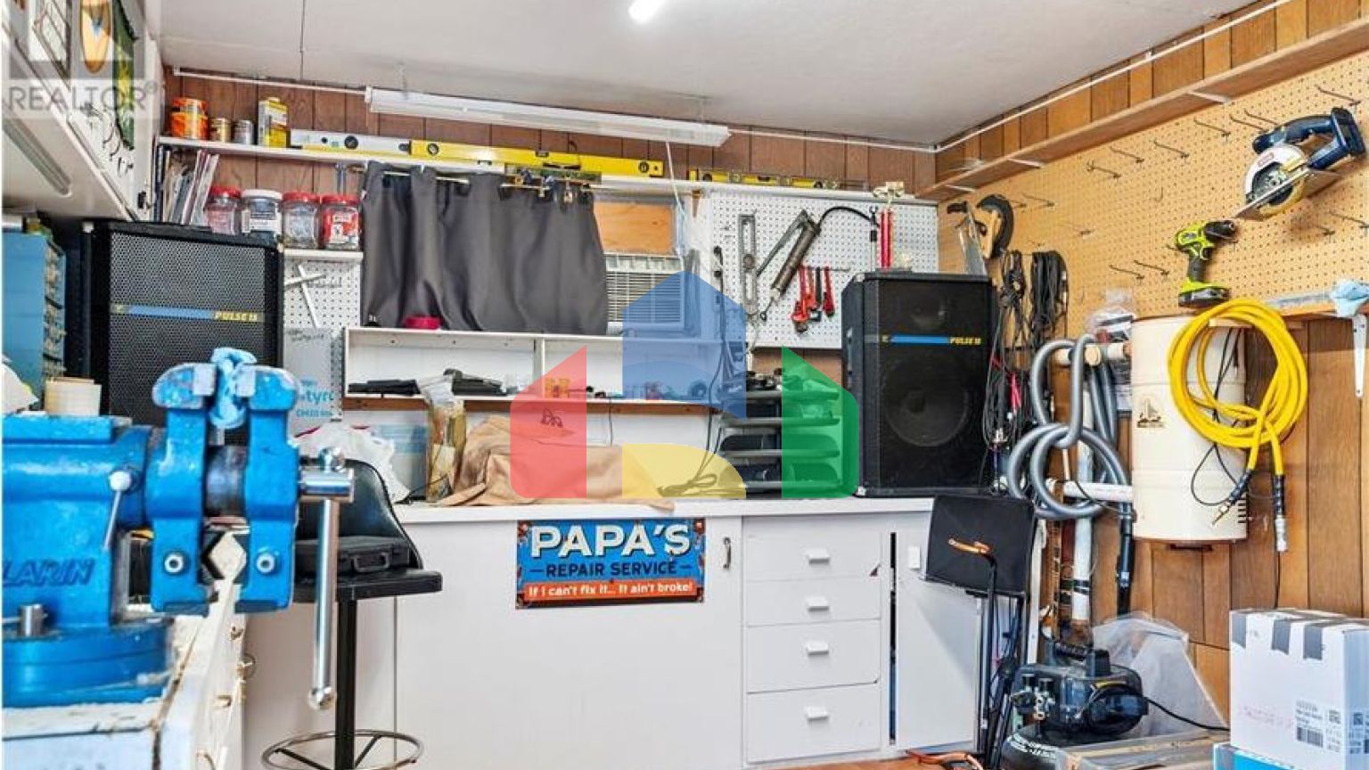 Residential - Single Family Home - Penticton, Canada - Canada