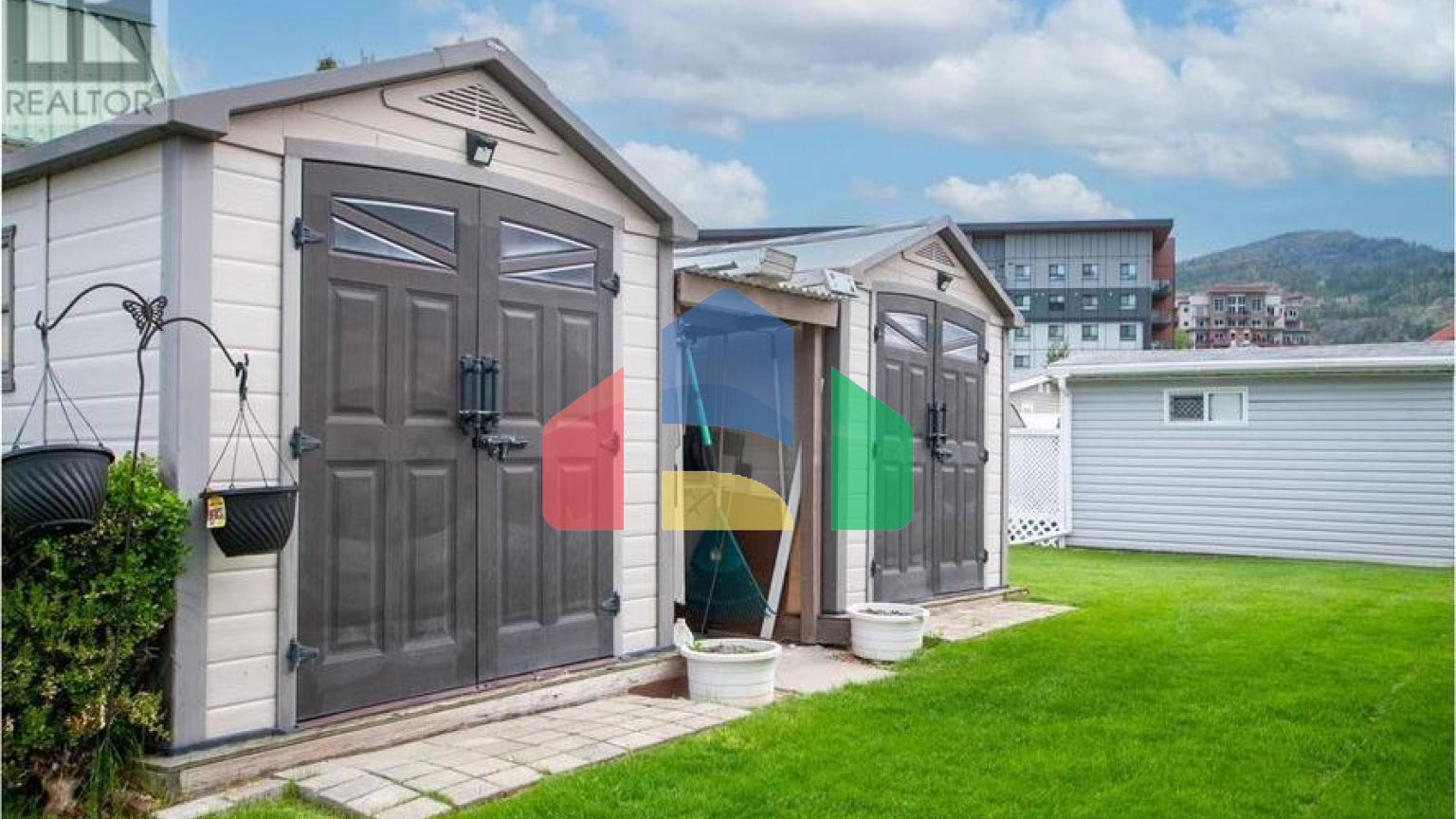 Residential - Single Family Home - Penticton, Canada - Canada