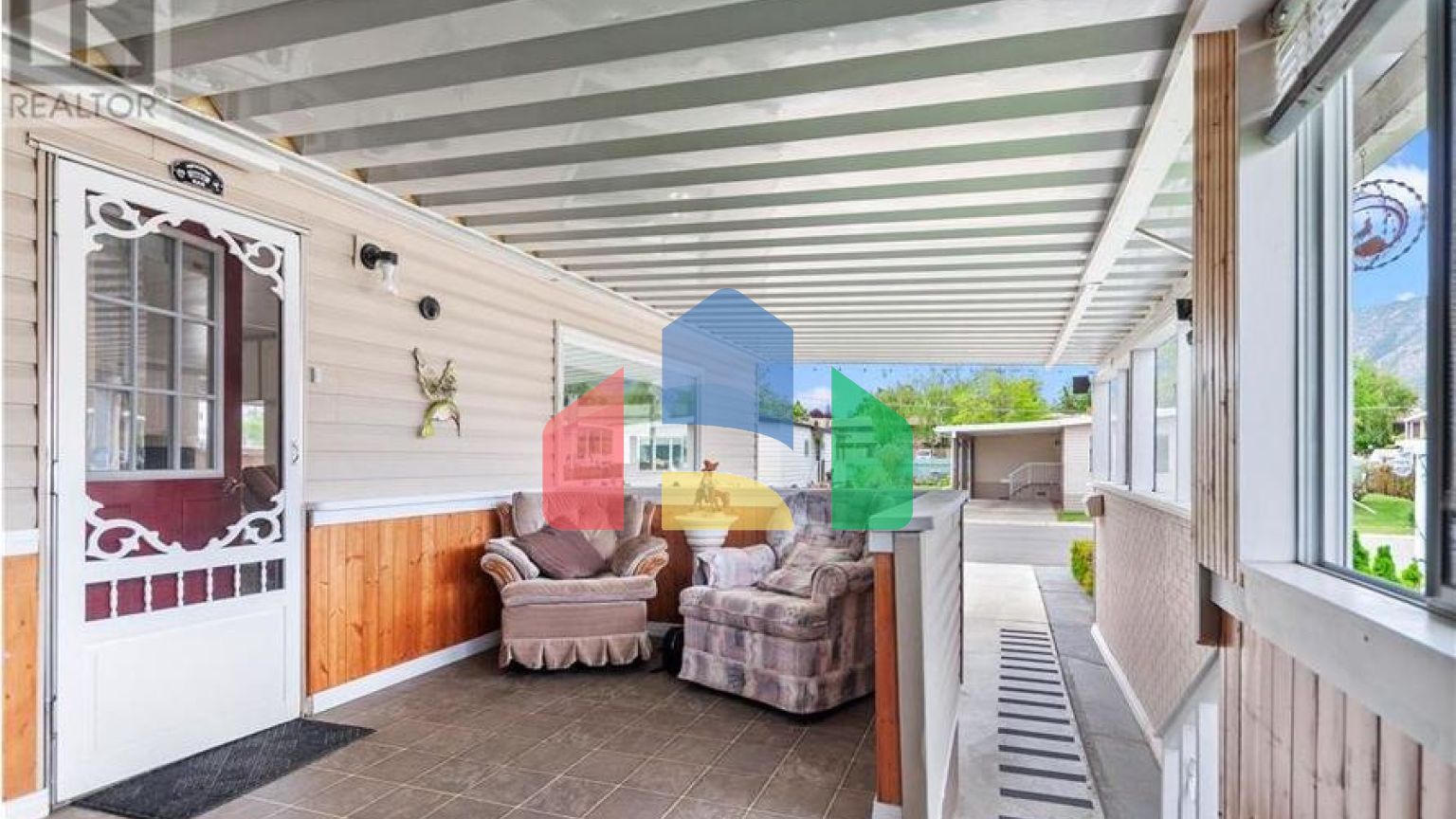 Residential - Single Family Home - Penticton, Canada - Canada