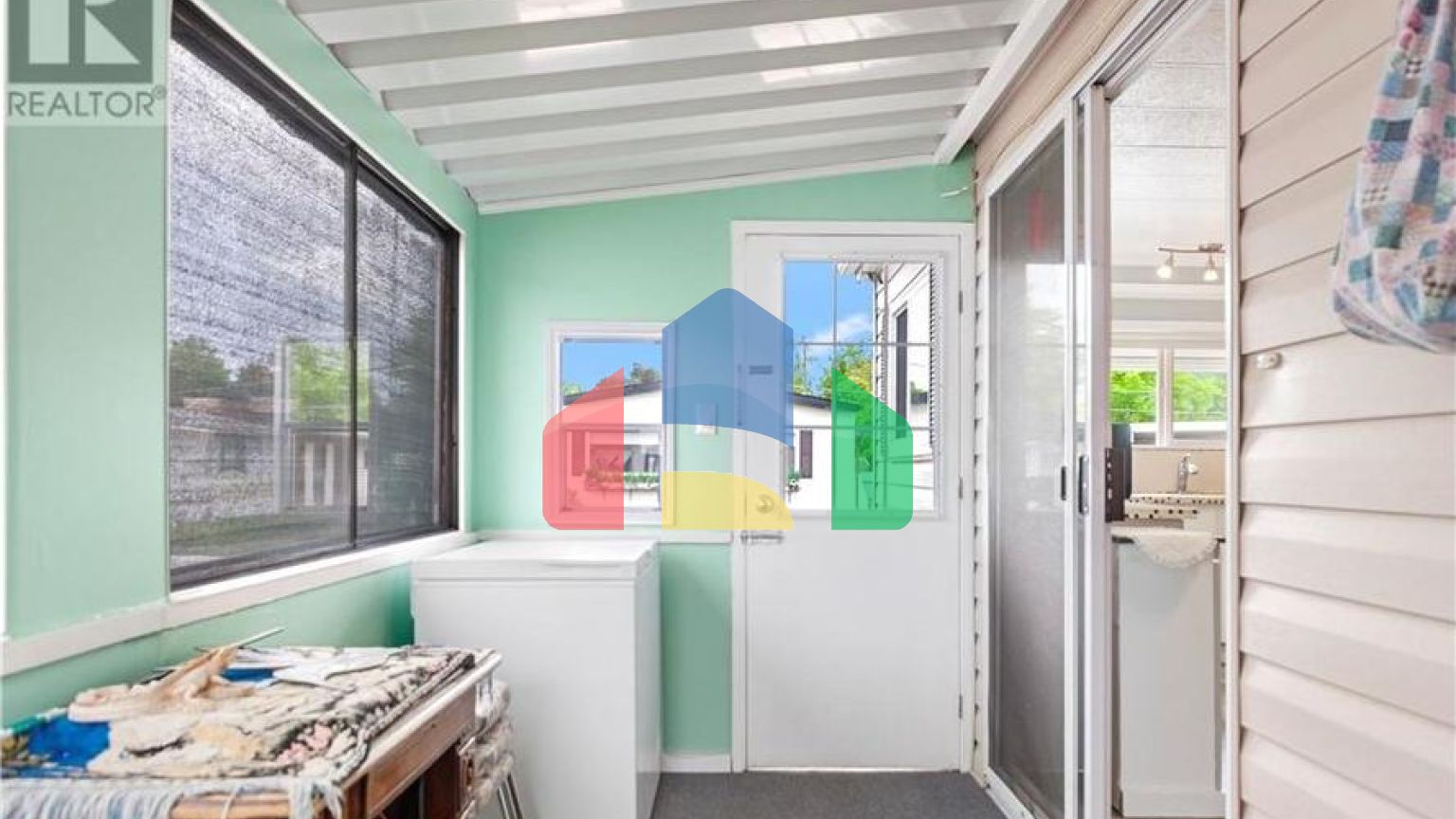 Residential - Single Family Home - Penticton, Canada - Canada