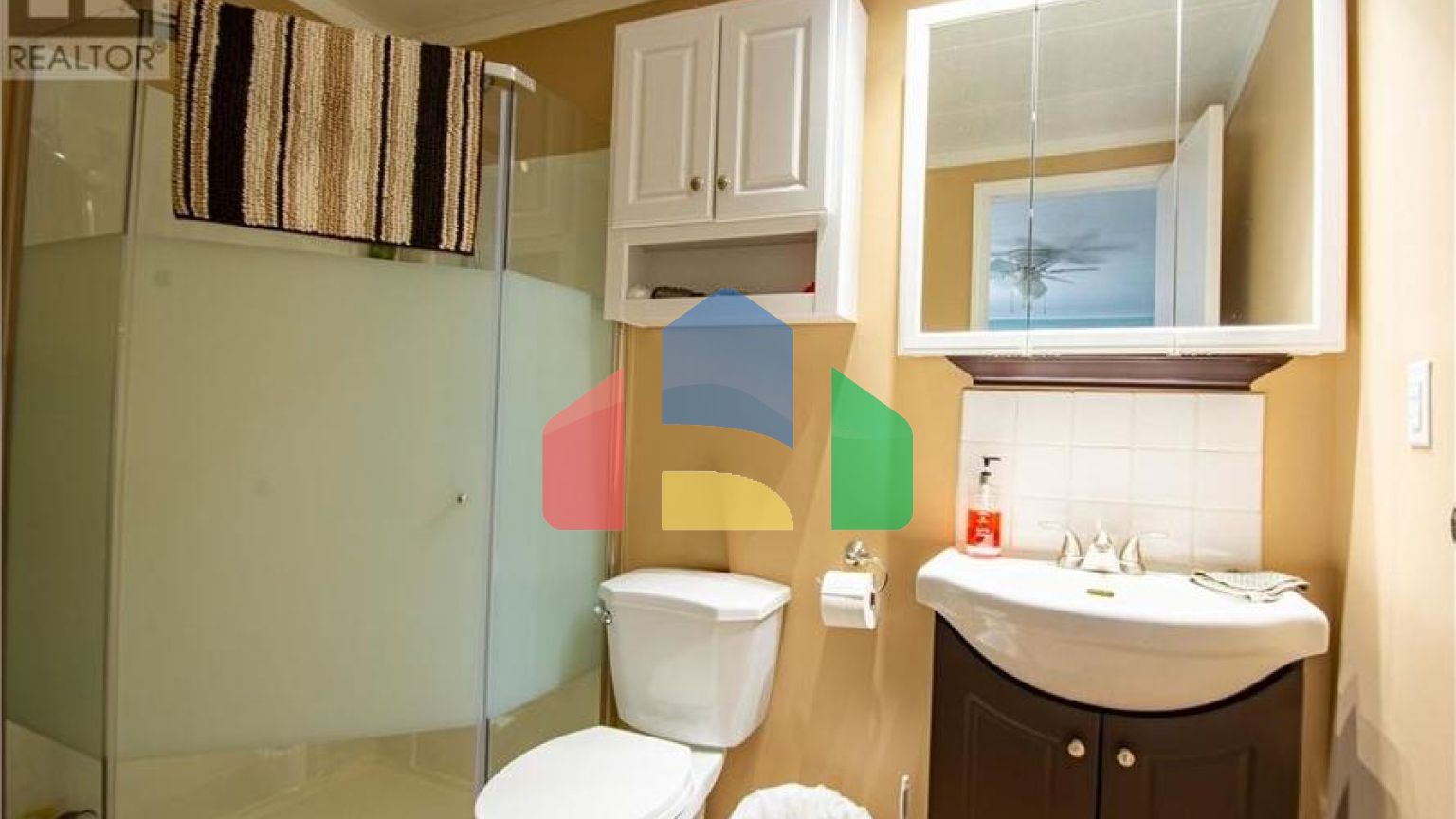 Residential - Single Family Home - Penticton, Canada - Canada