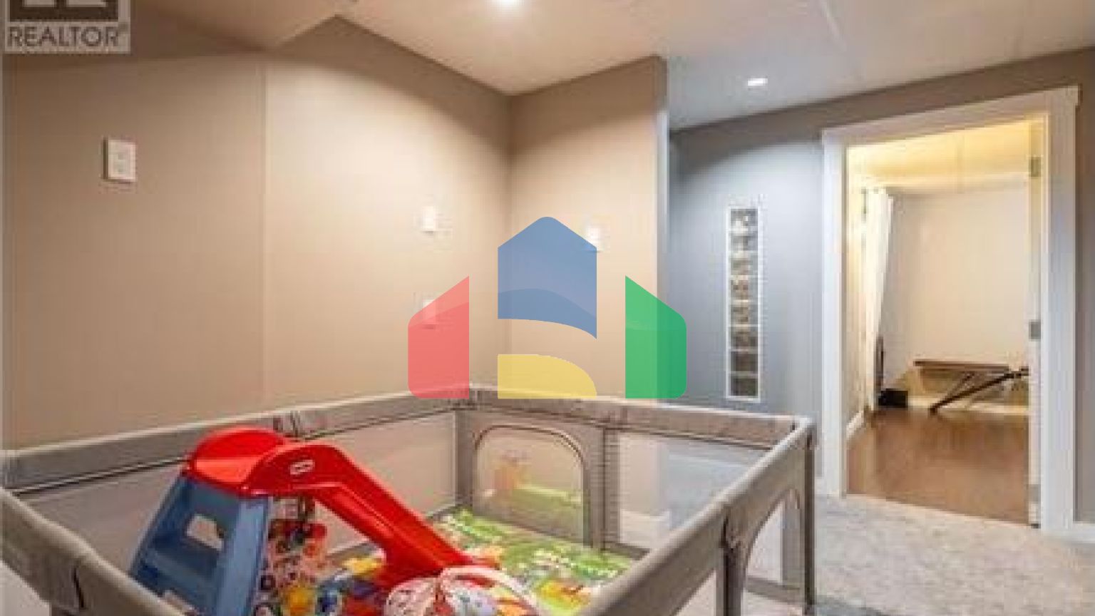 Residential - Single Family Home - Regina, Canada - Canada