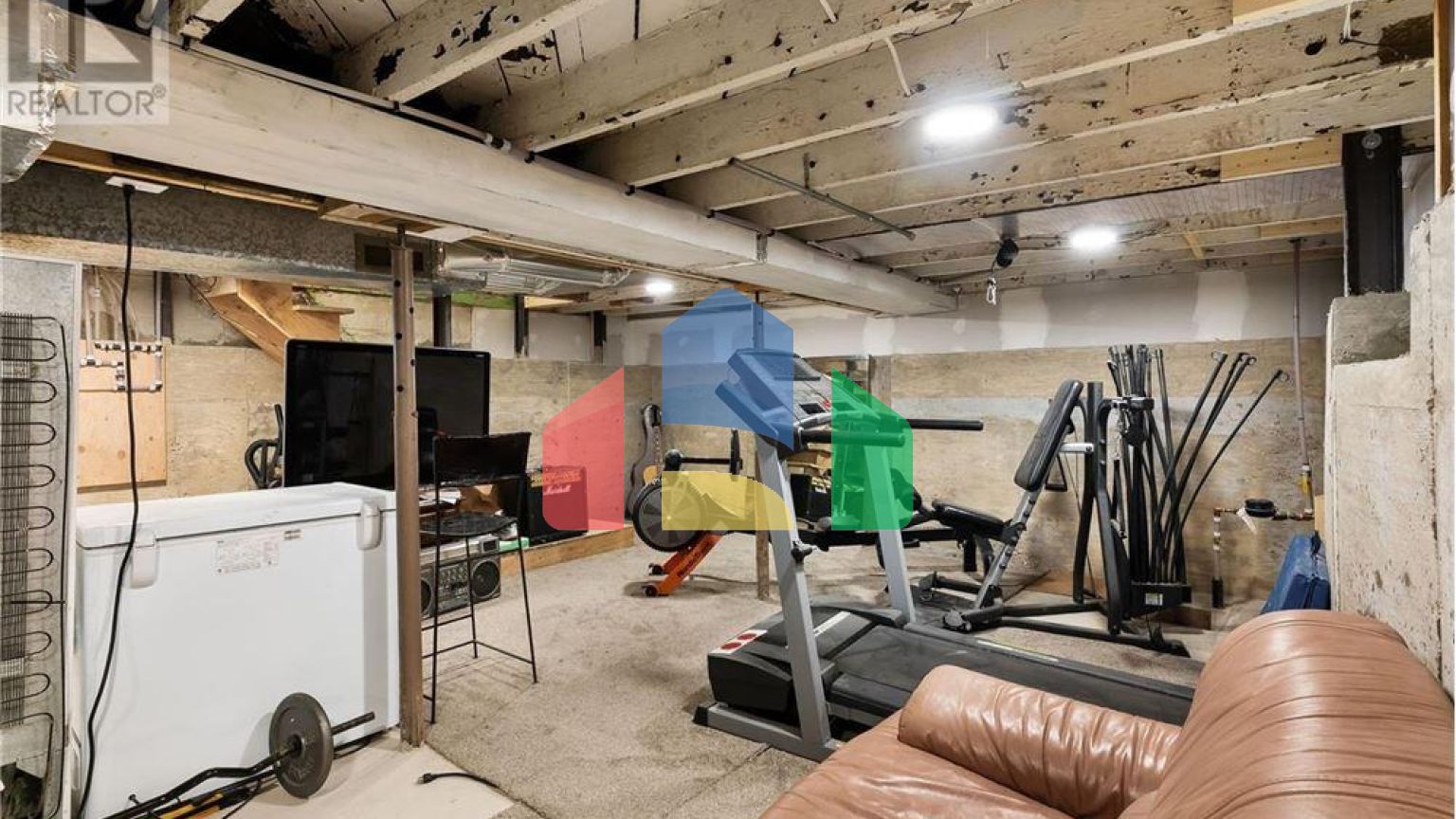 Residential - Single Family Home - Regina, Canada - Canada