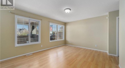Residential - Townhouse - Regina, Canada - Canada