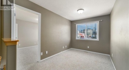 Residential - Townhouse - Regina, Canada - Canada