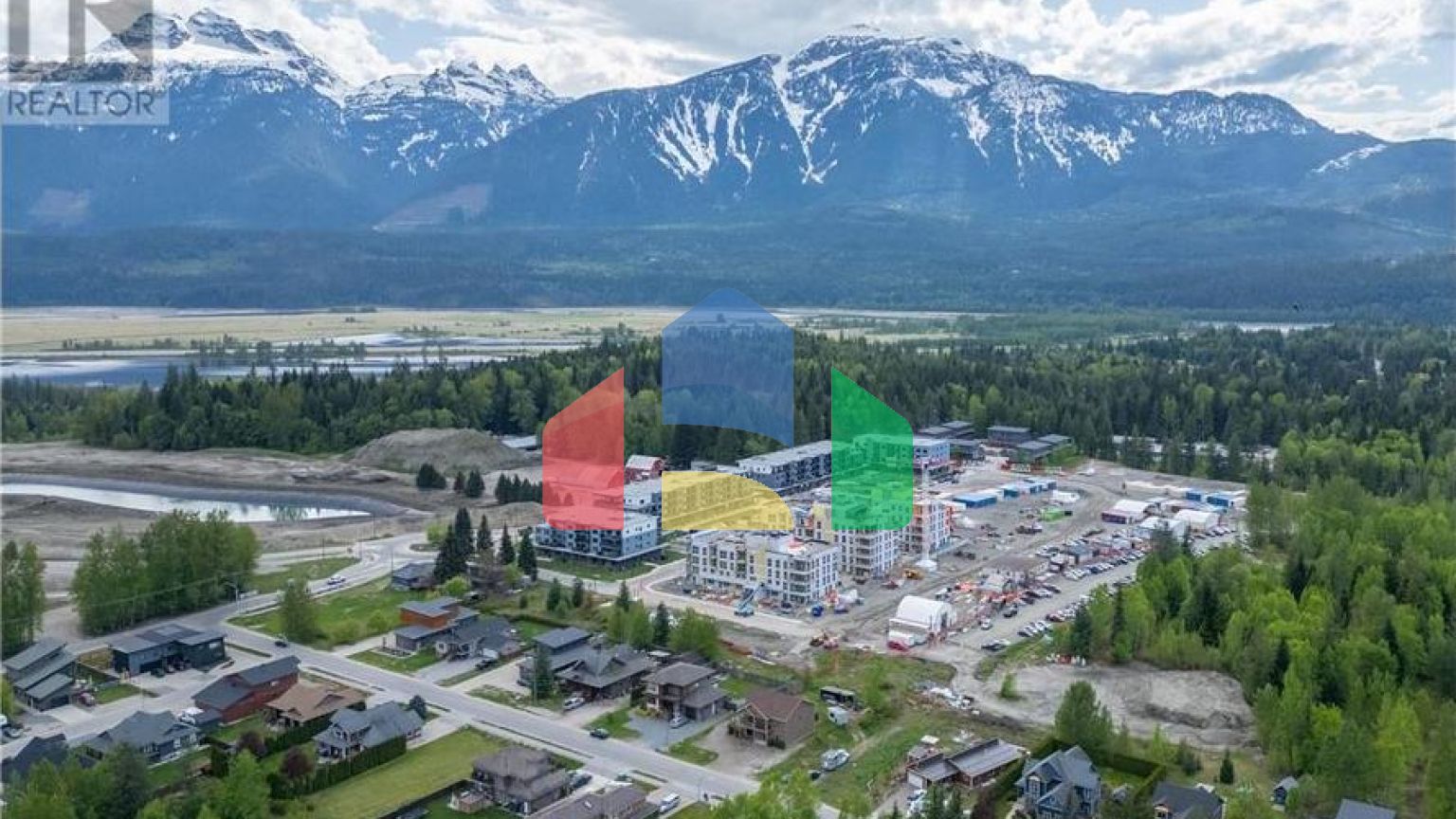 Residential - Single Family Home - Revelstoke, Canada - Canada