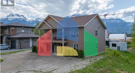 Residential - Single Family Home - Revelstoke, Canada - Canada