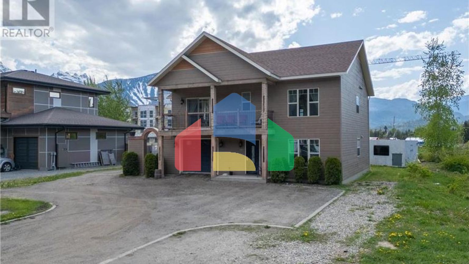 Residential - Single Family Home - Revelstoke, Canada - Canada