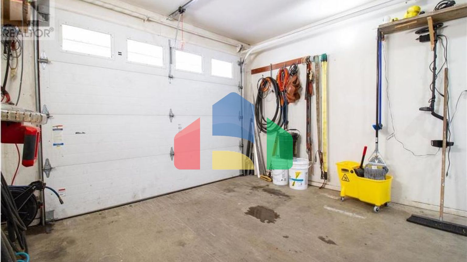 Residential - Single Family Home - Revelstoke, Canada - Canada