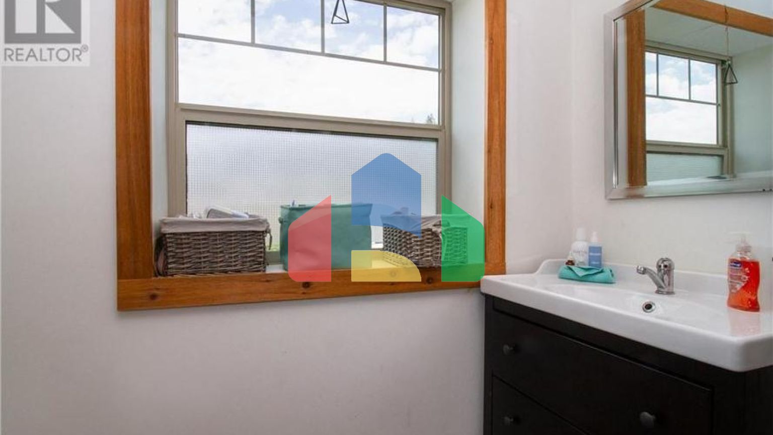 Residential - Single Family Home - Revelstoke, Canada - Canada