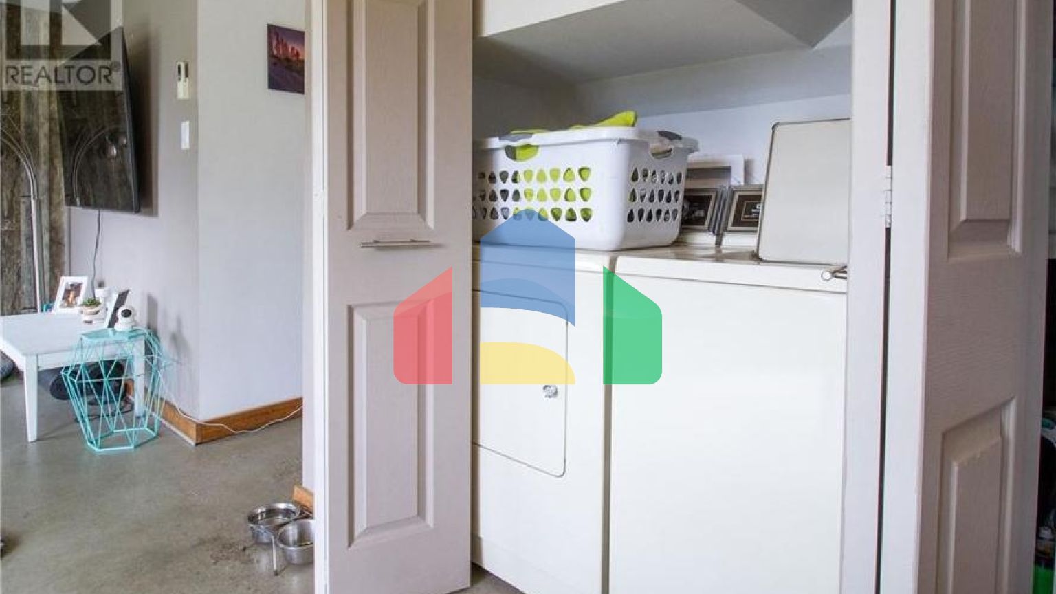 Residential - Single Family Home - Revelstoke, Canada - Canada