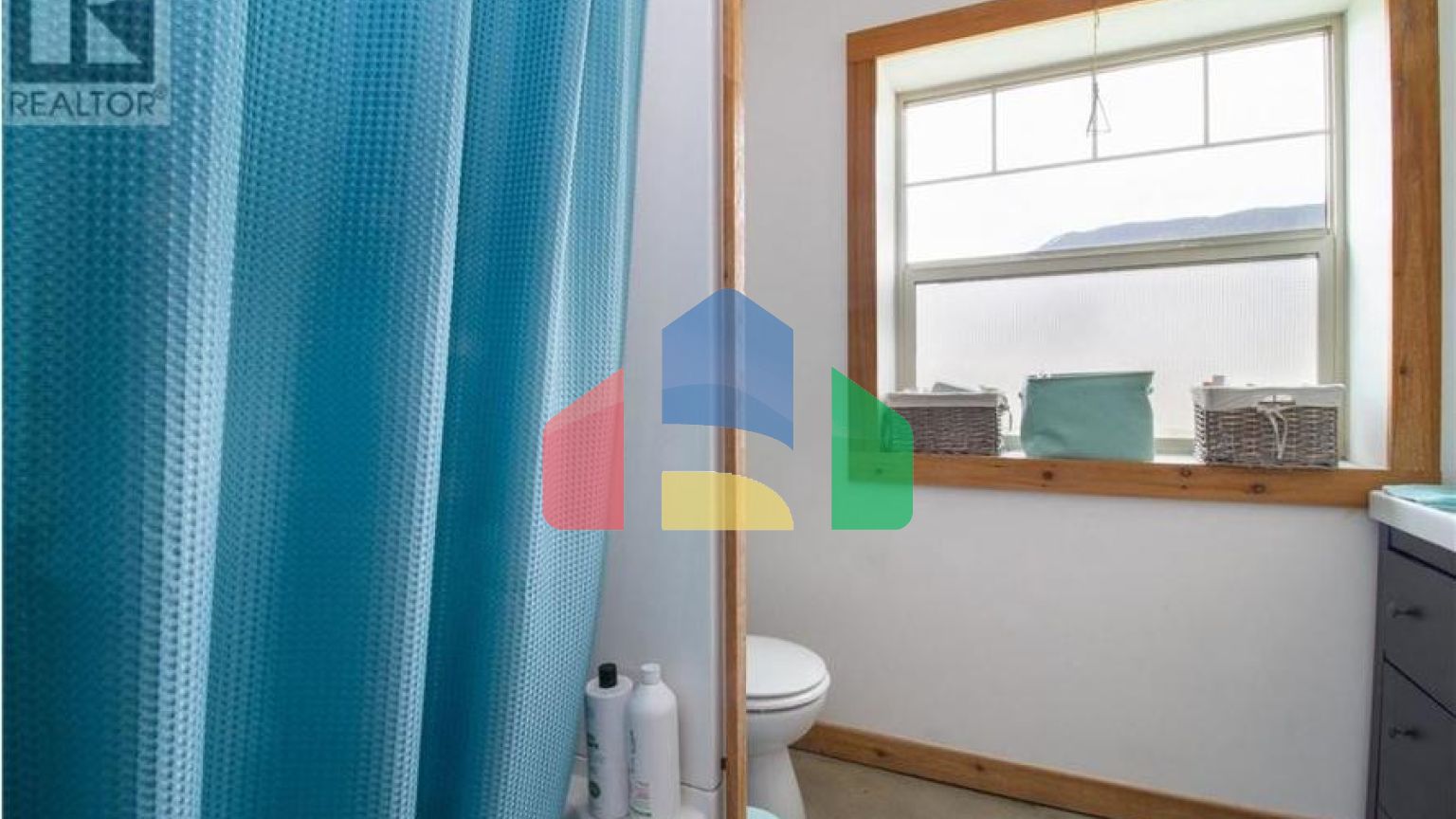 Residential - Single Family Home - Revelstoke, Canada - Canada