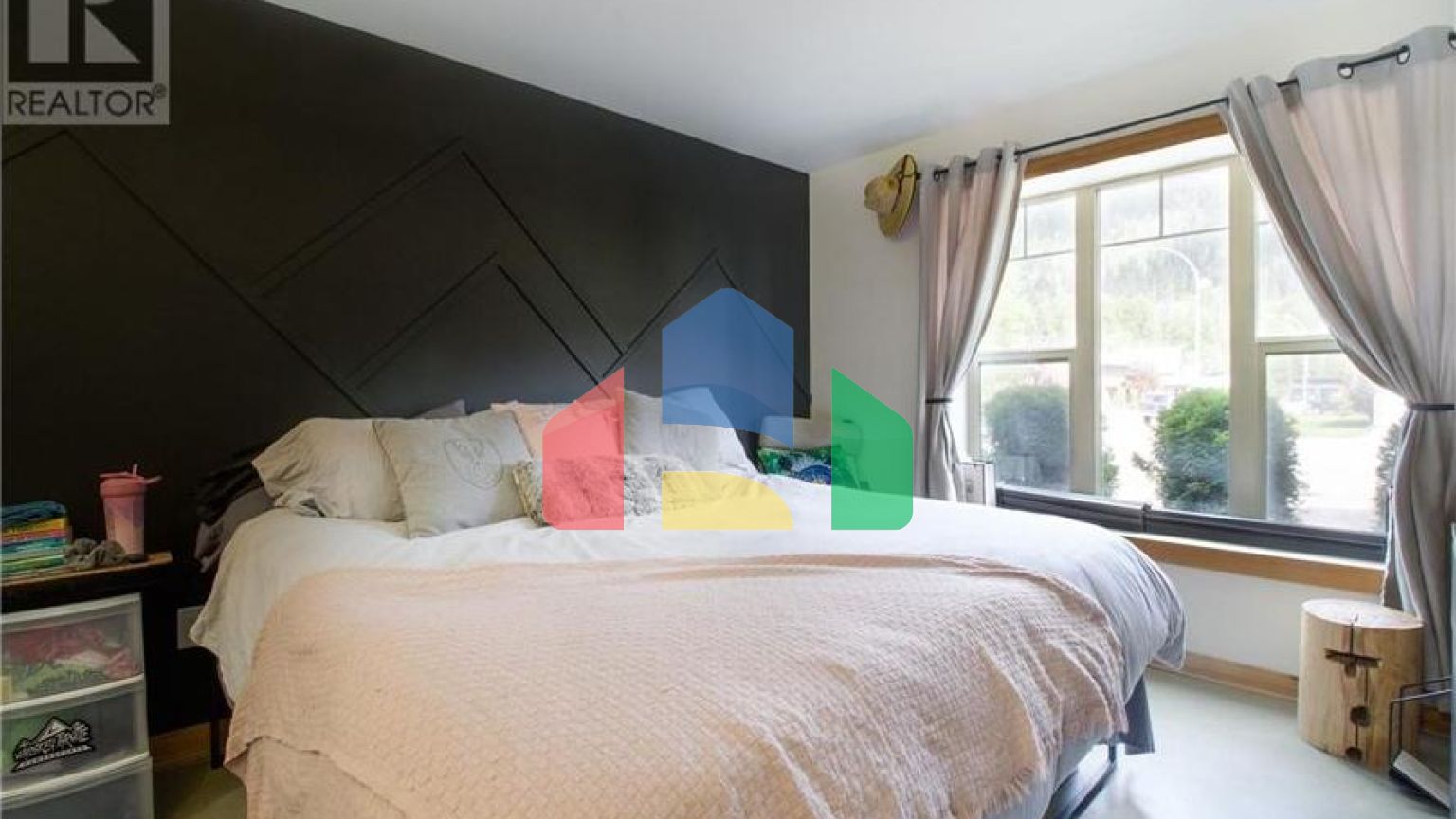 Residential - Single Family Home - Revelstoke, Canada - Canada