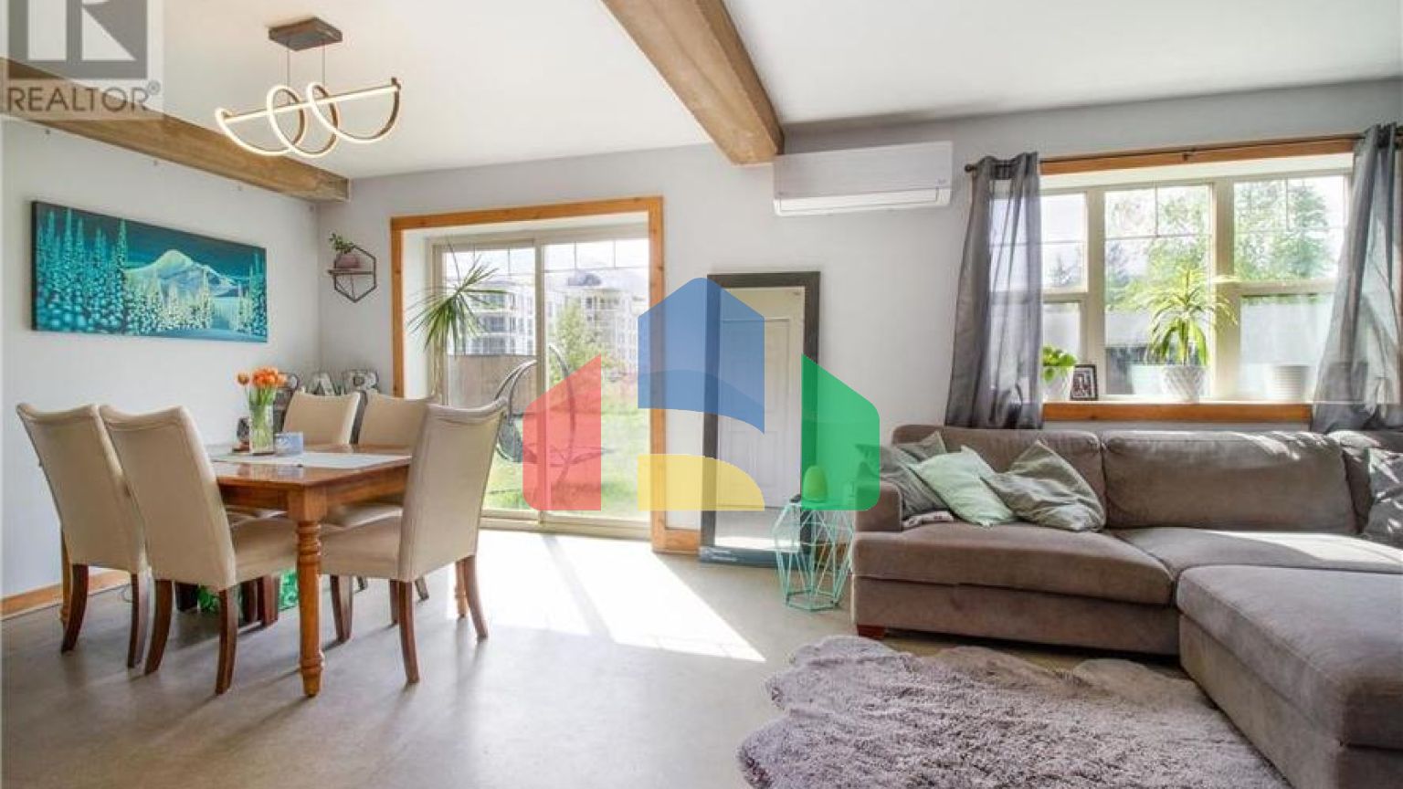 Residential - Single Family Home - Revelstoke, Canada - Canada