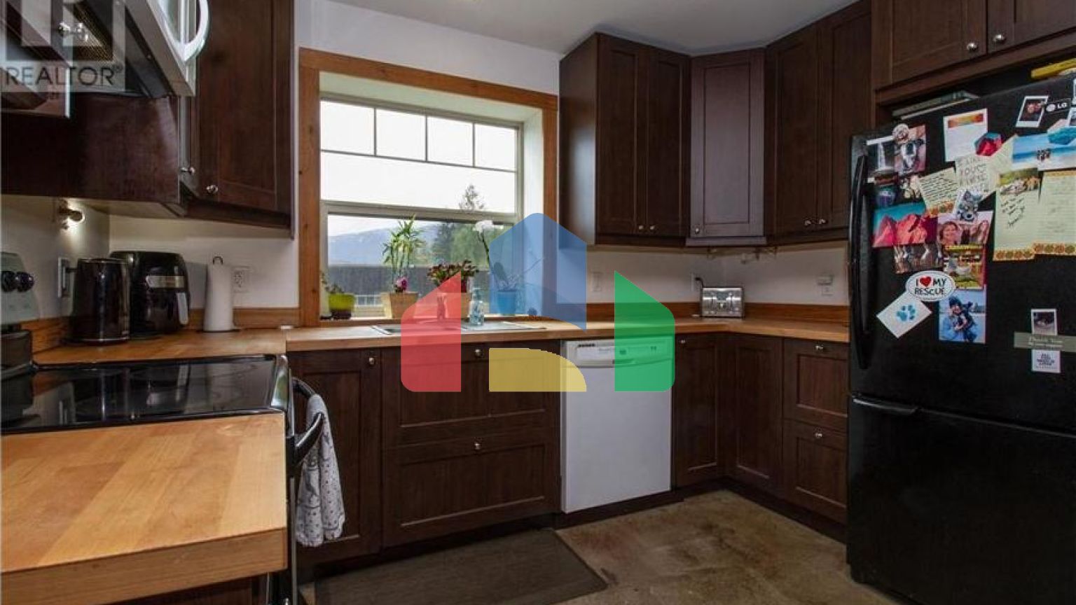 Residential - Single Family Home - Revelstoke, Canada - Canada