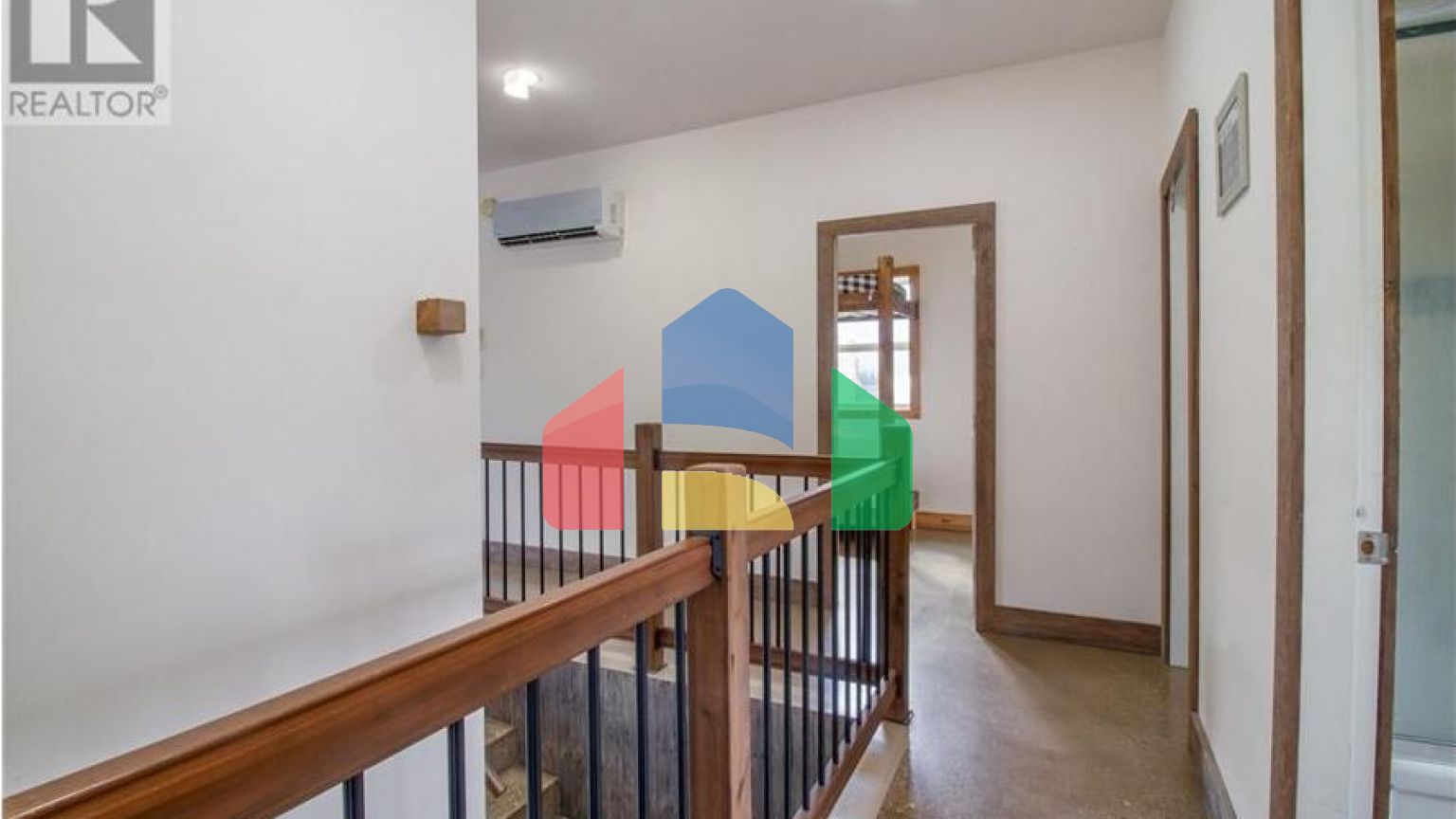 Residential - Single Family Home - Revelstoke, Canada - Canada