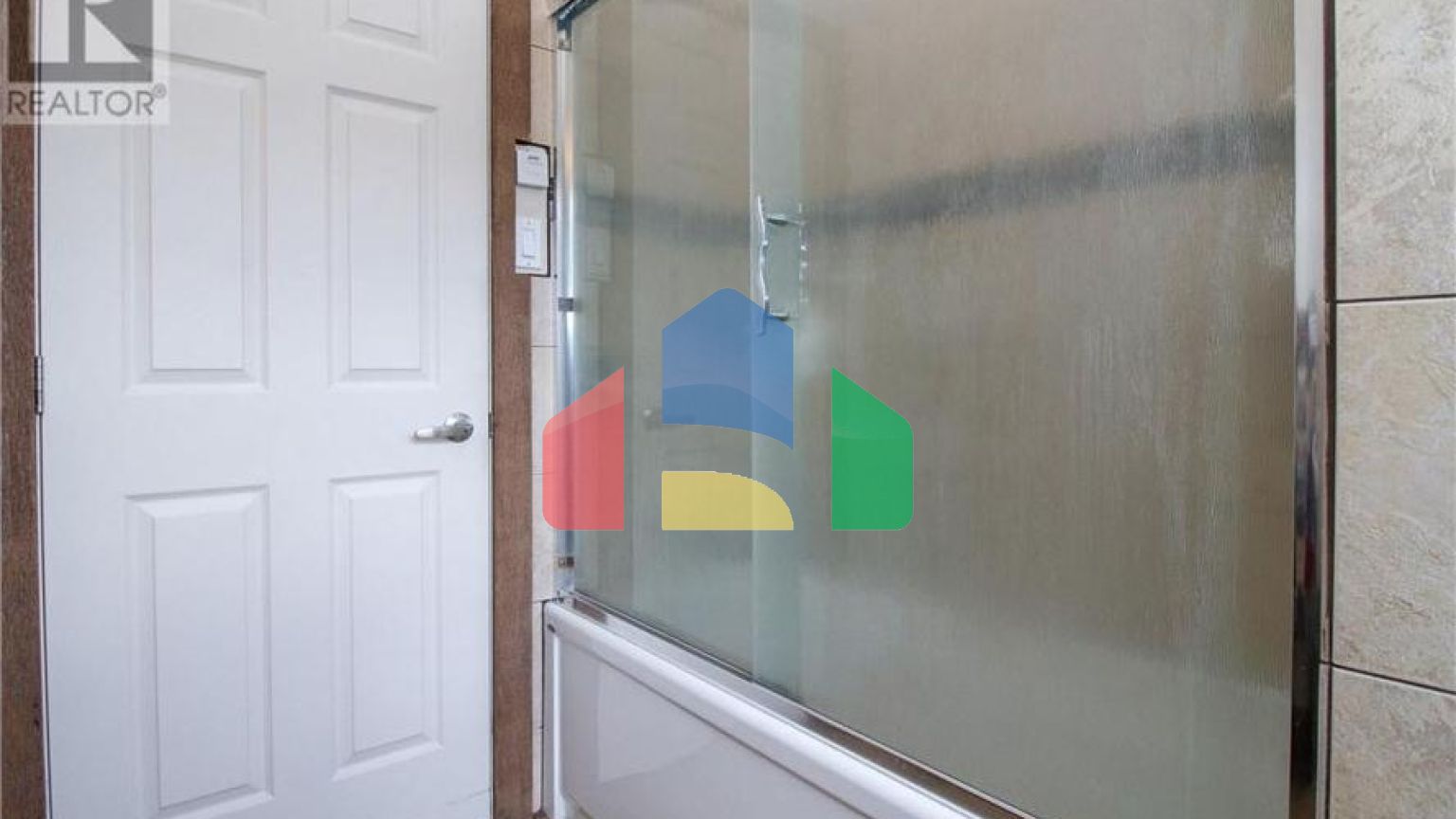 Residential - Single Family Home - Revelstoke, Canada - Canada