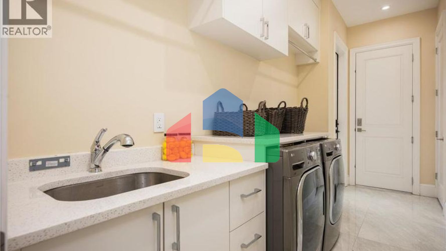 Residential - Single Family Home - Richmond, Canada - Canada