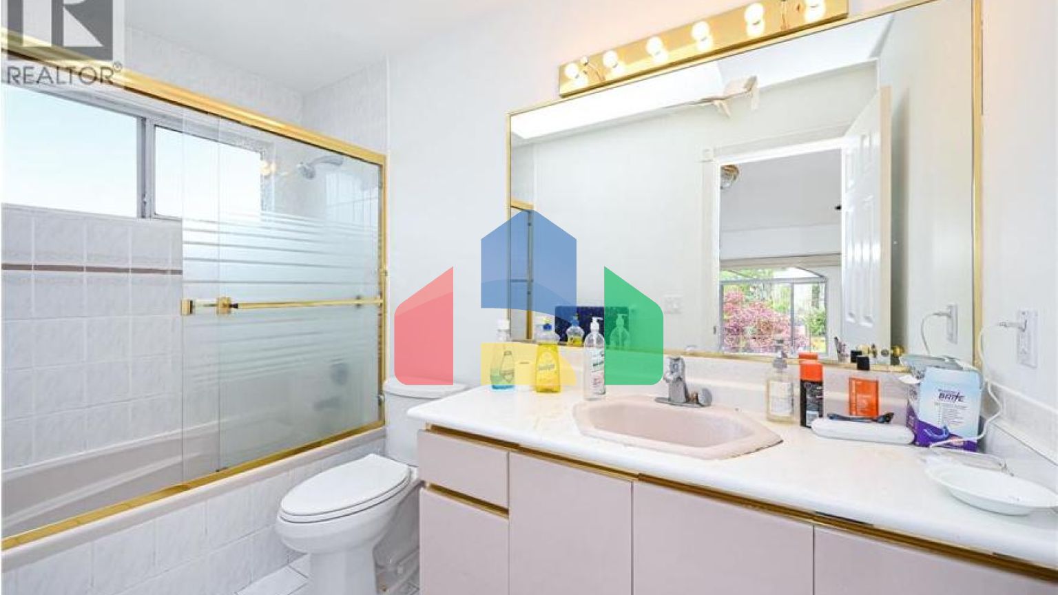 Residential - Single Family Home - Richmond, Canada - Canada