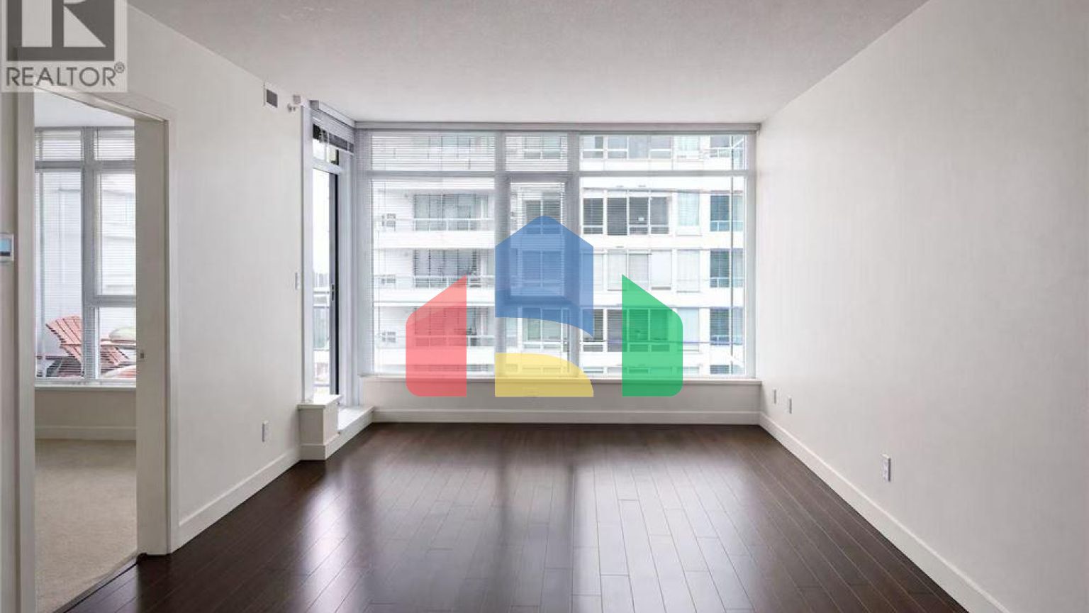 Residential - Single Family Home - Richmond, Canada - Canada