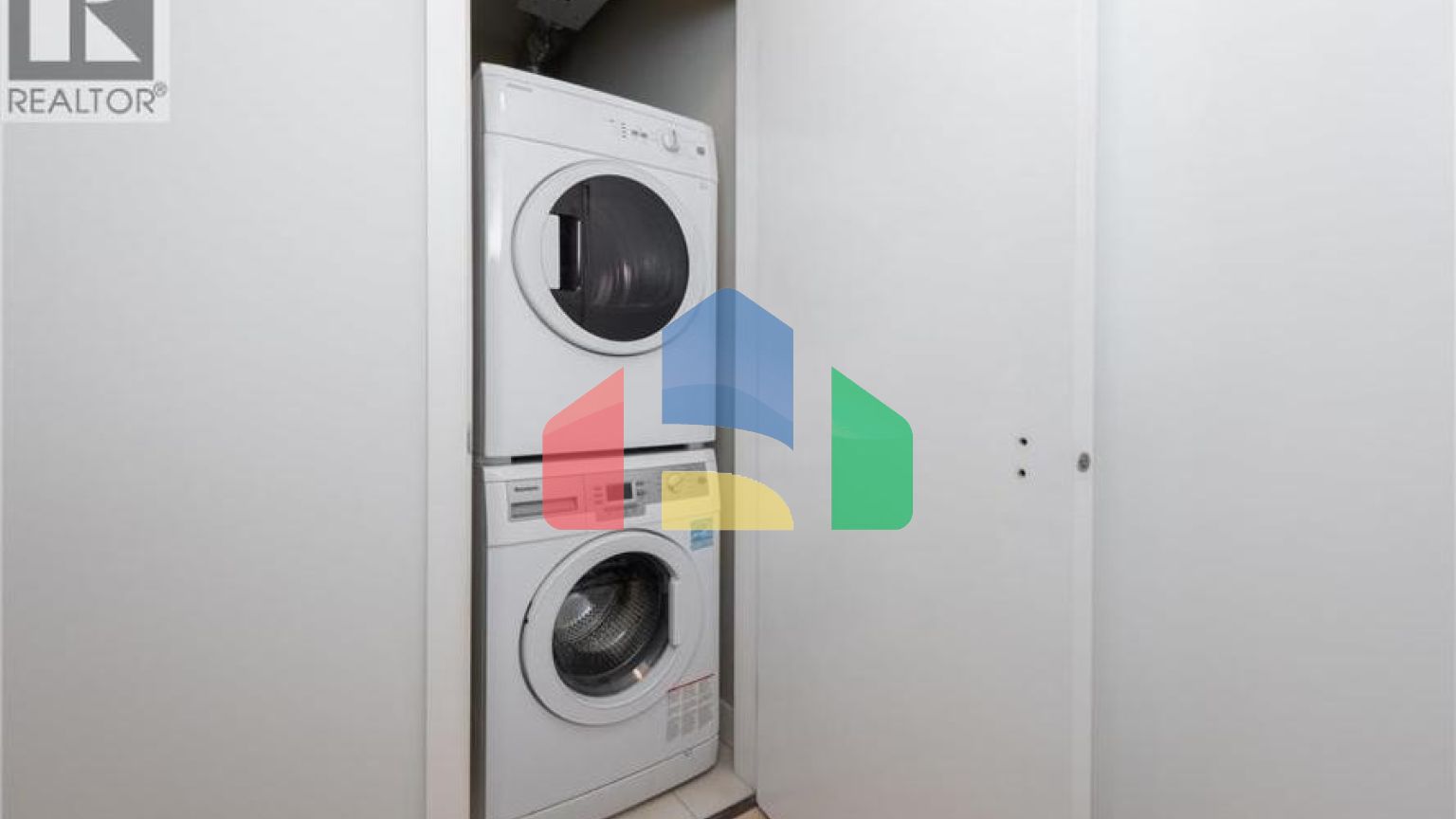 Residential - Single Family Home - Richmond, Canada - Canada