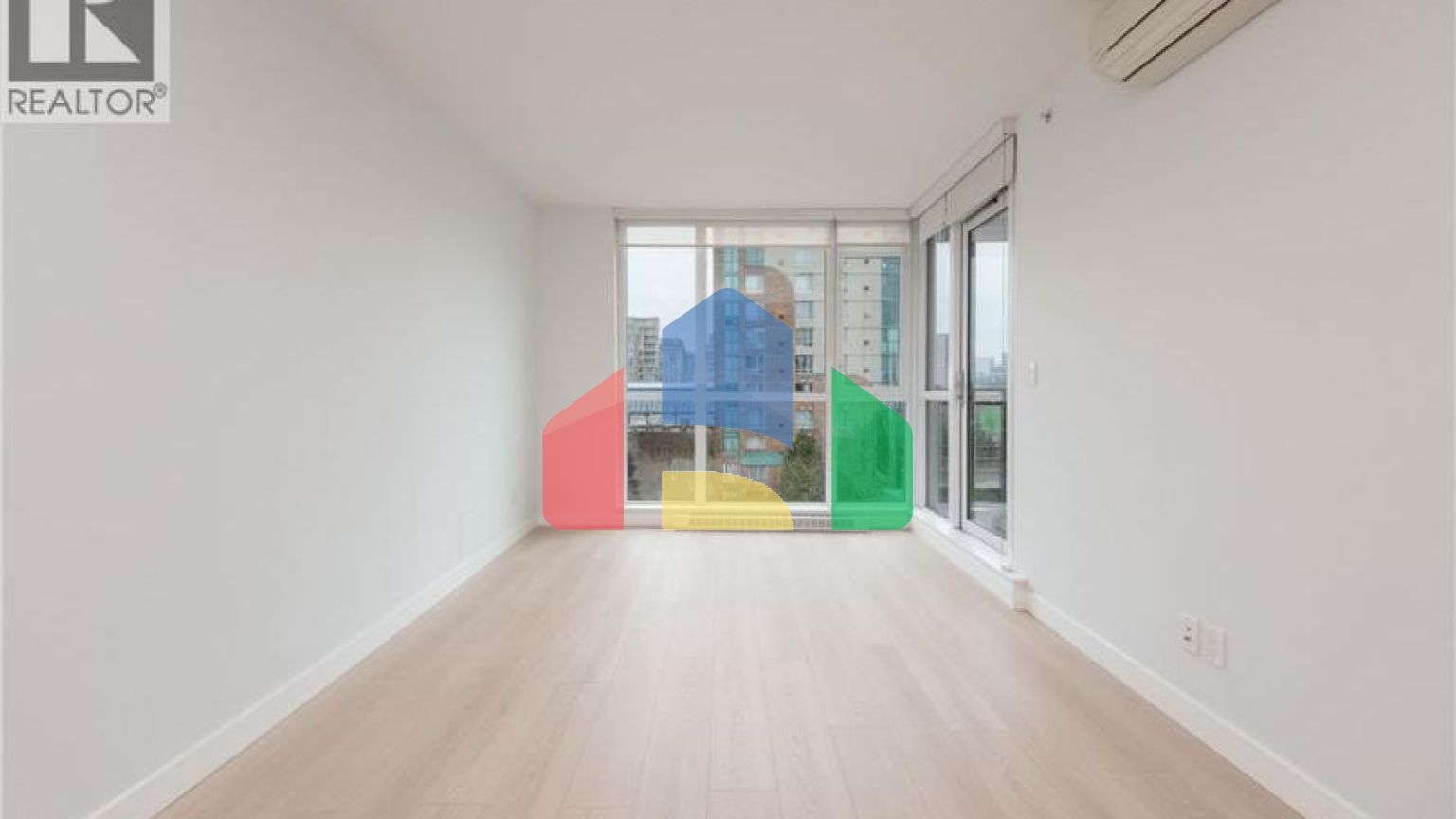 Residential - Single Family Home - Richmond, Canada - Canada