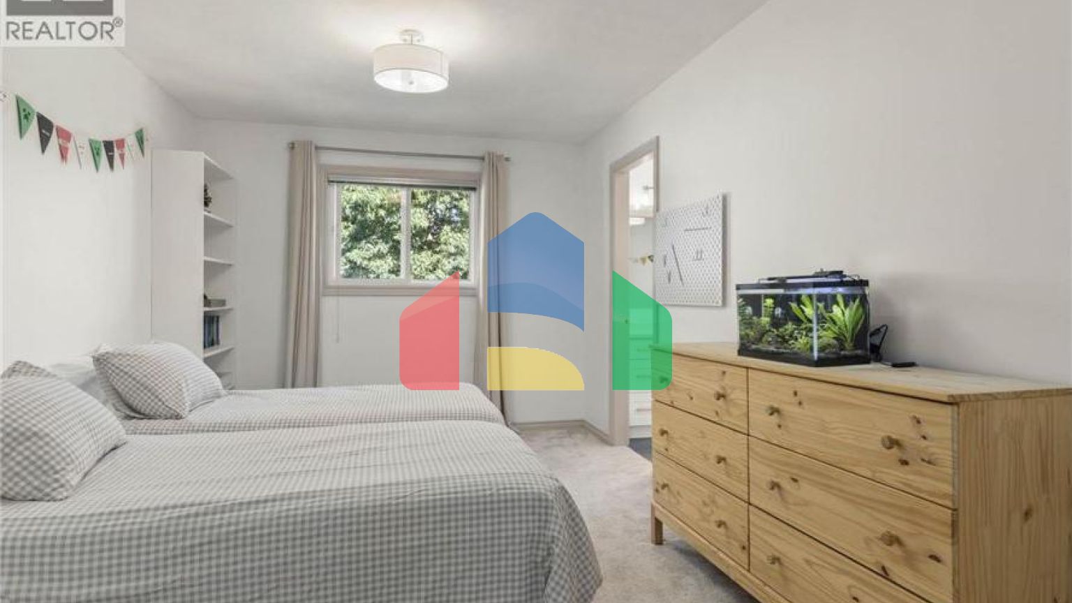 Residential - Single Family Home - Richmond, Canada - Canada