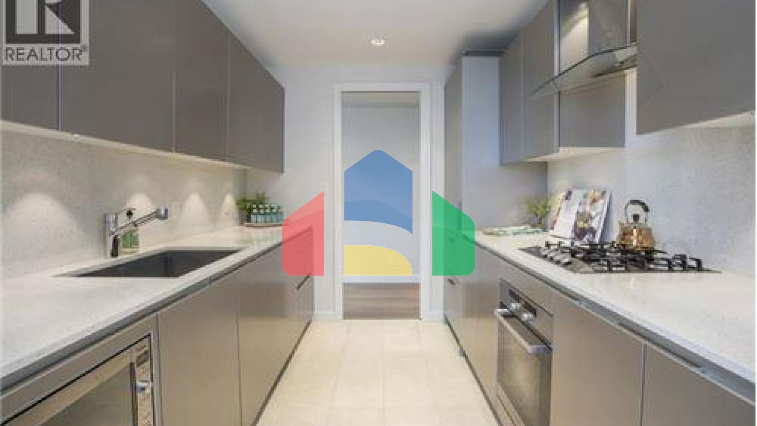 Residential - Single Family Home - Richmond, Canada - Canada