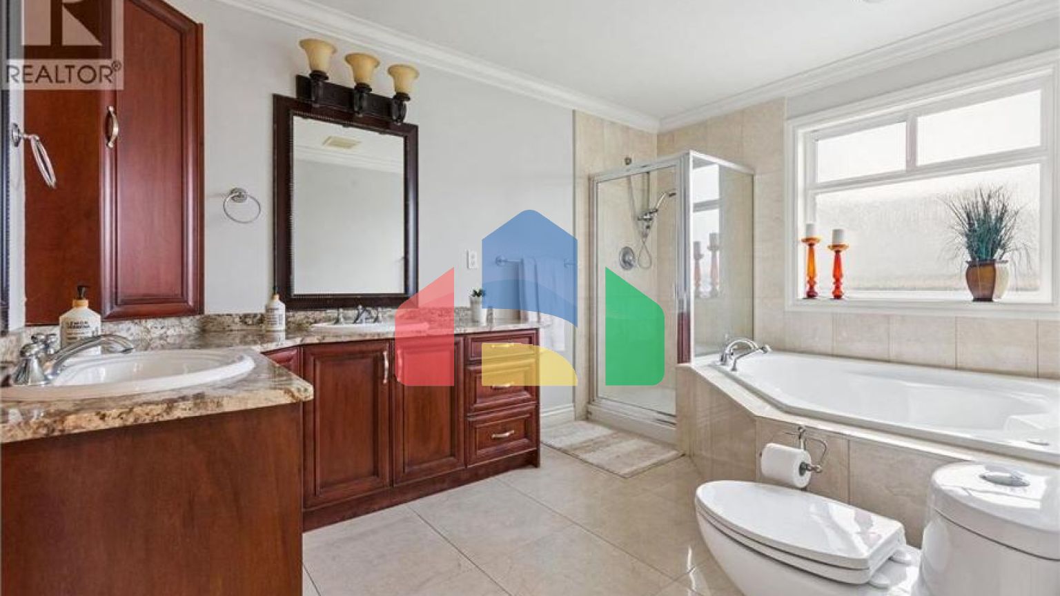 Residential - Single Family Home - Richmond, Canada - Canada