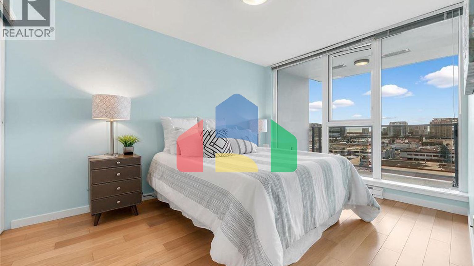 Residential - Single Family Home - Richmond, Canada - Canada