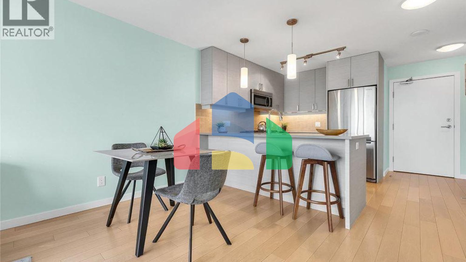 Residential - Single Family Home - Richmond, Canada - Canada