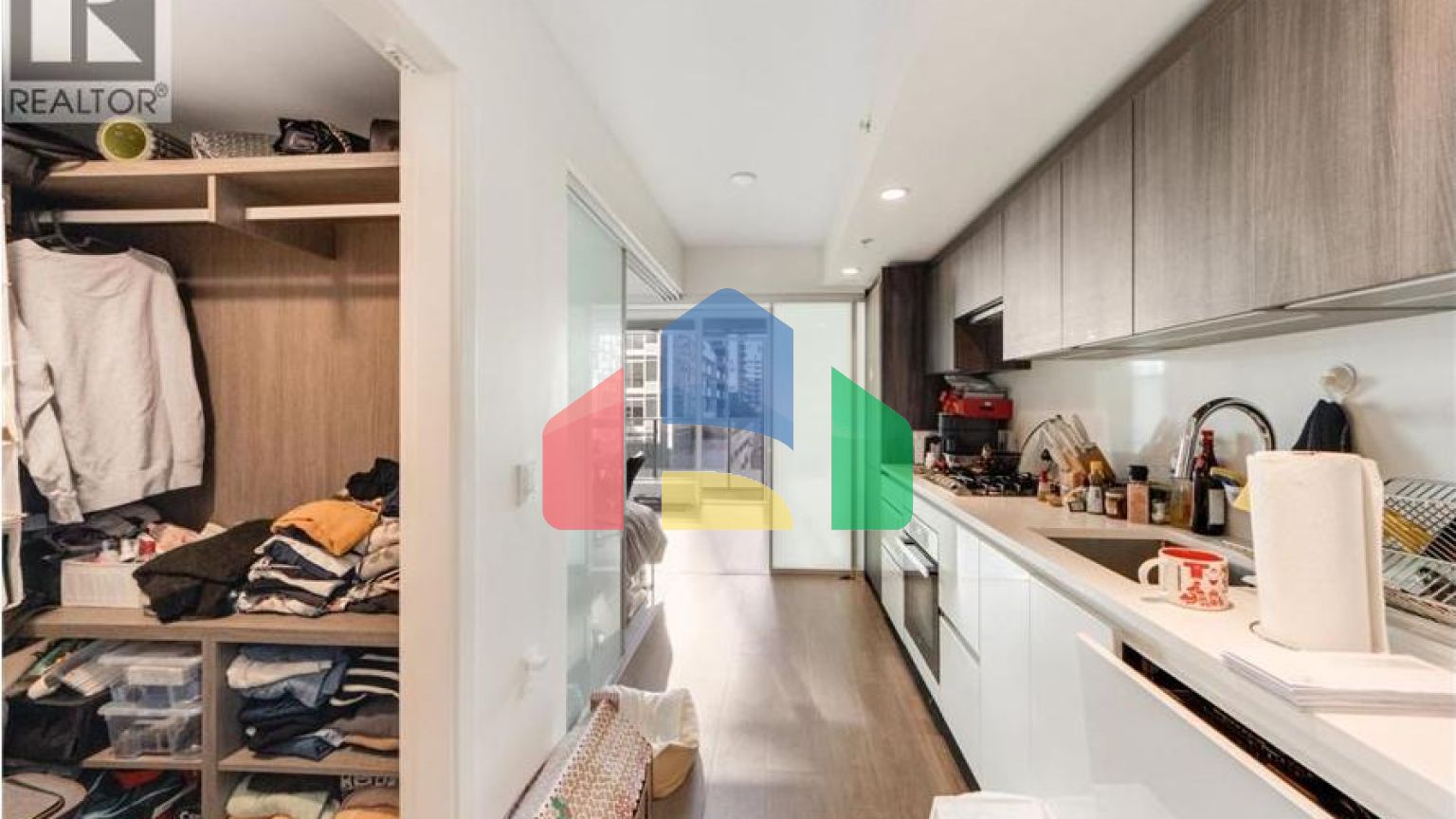 Residential - Single Family Home - Richmond, Canada - Canada