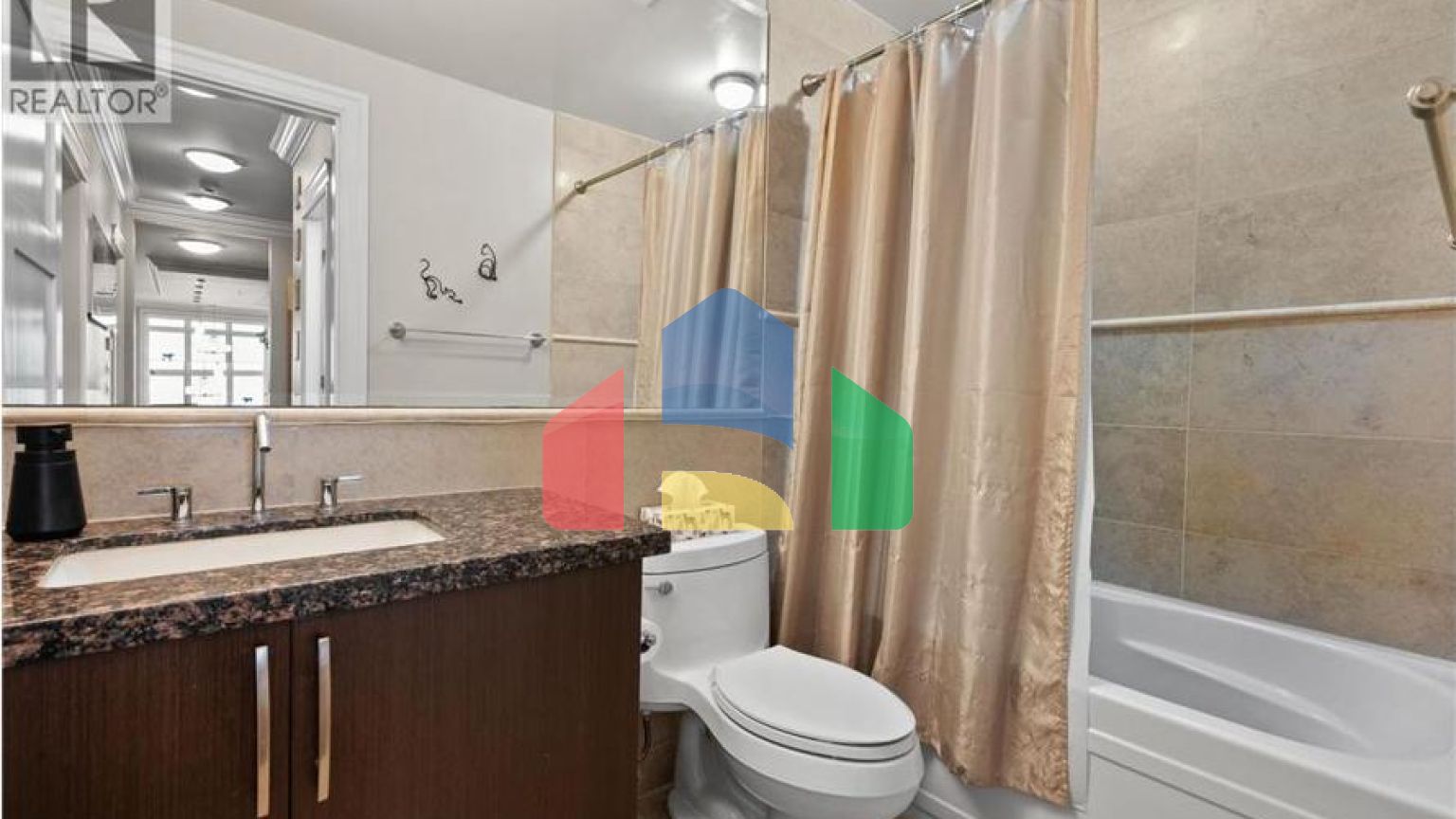 Residential - Single Family Home - Richmond, Canada - Canada