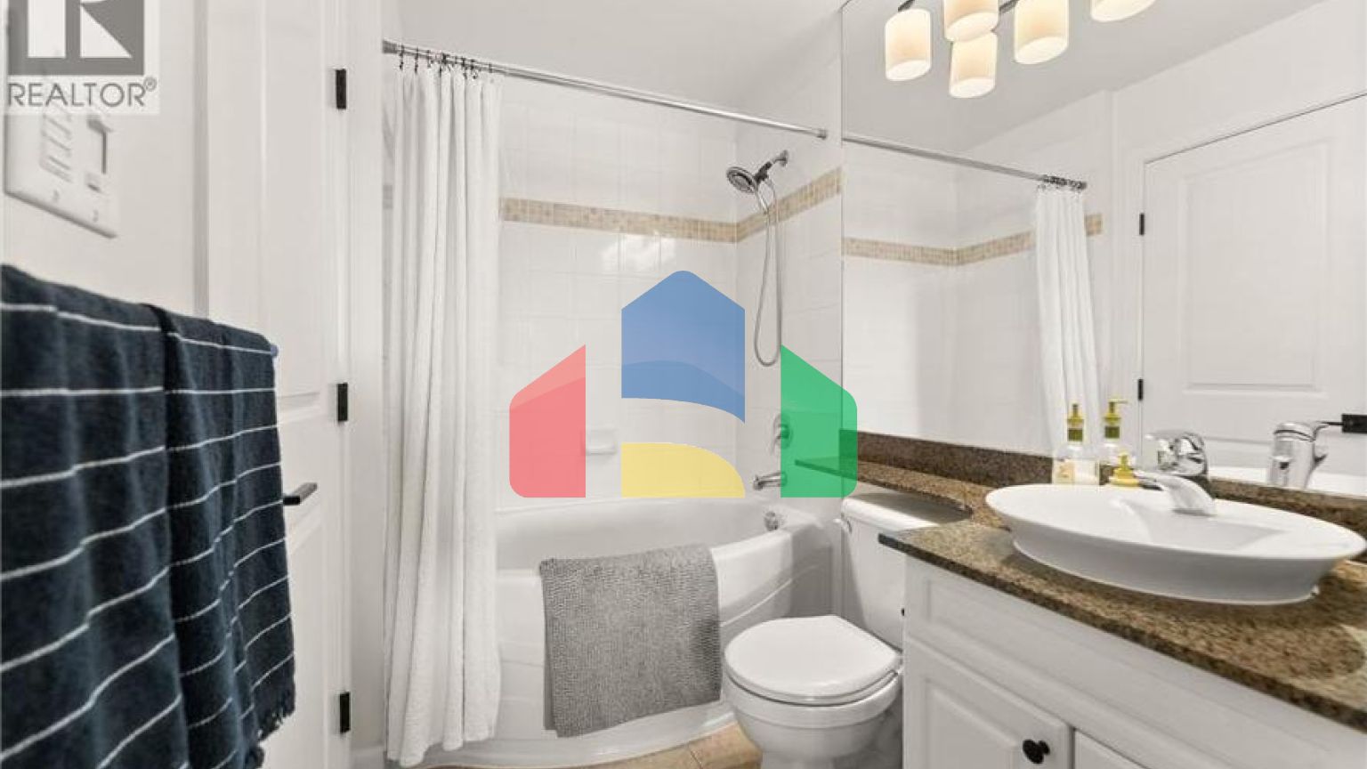 Residential - Single Family Home - Richmond, Canada - Canada