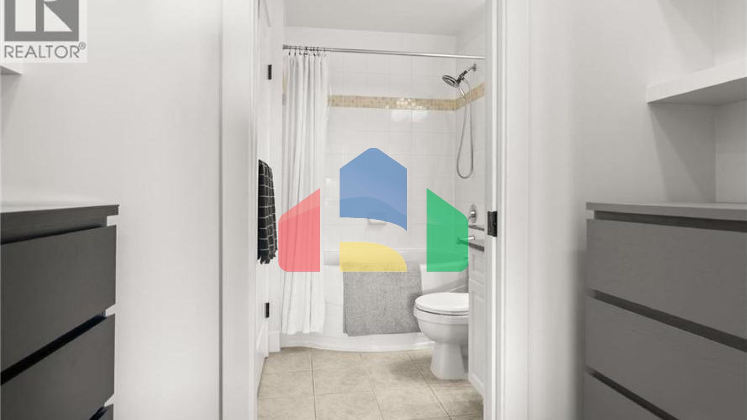 Residential - Single Family Home - Richmond, Canada - Canada