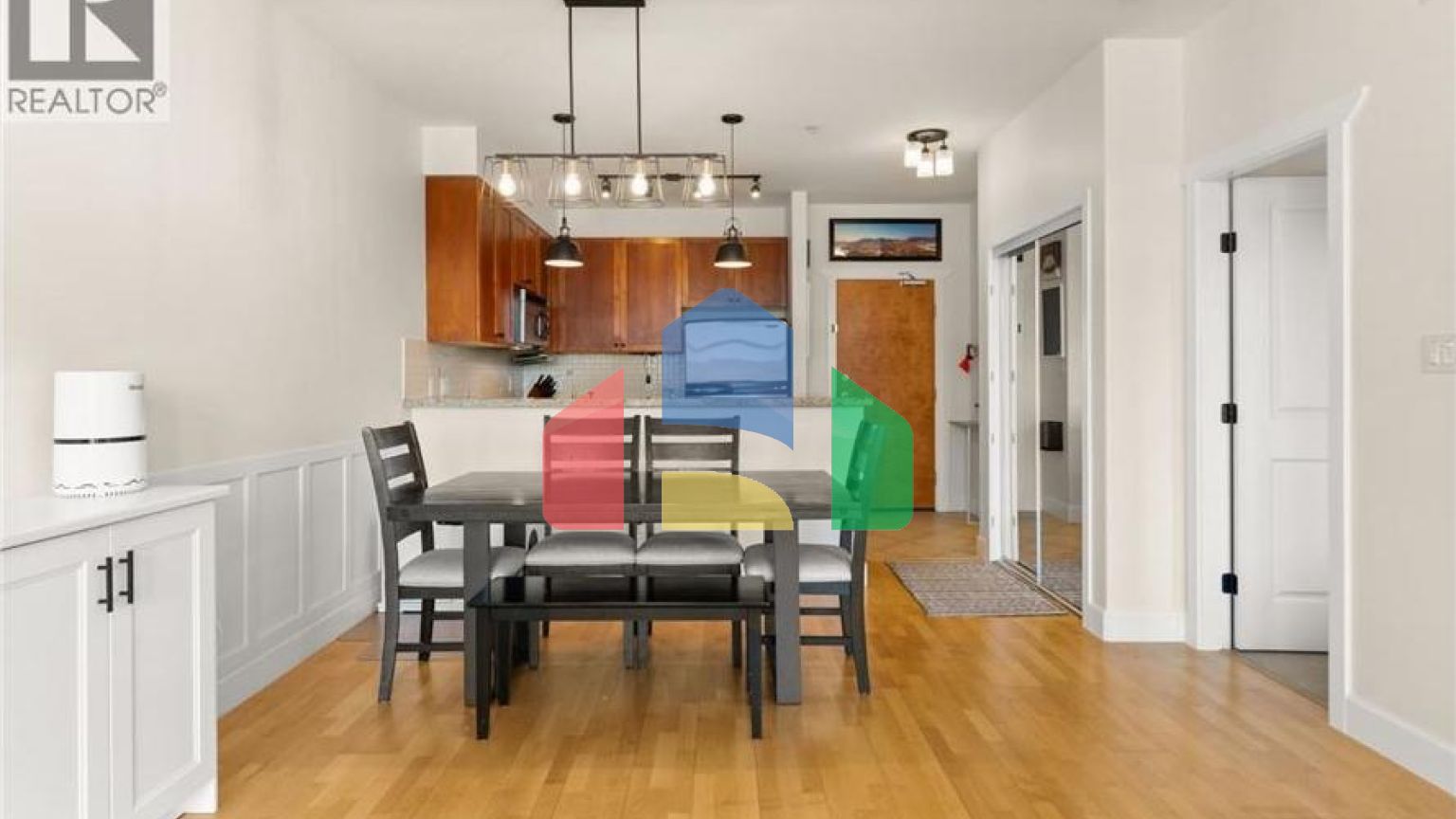 Residential - Single Family Home - Richmond, Canada - Canada