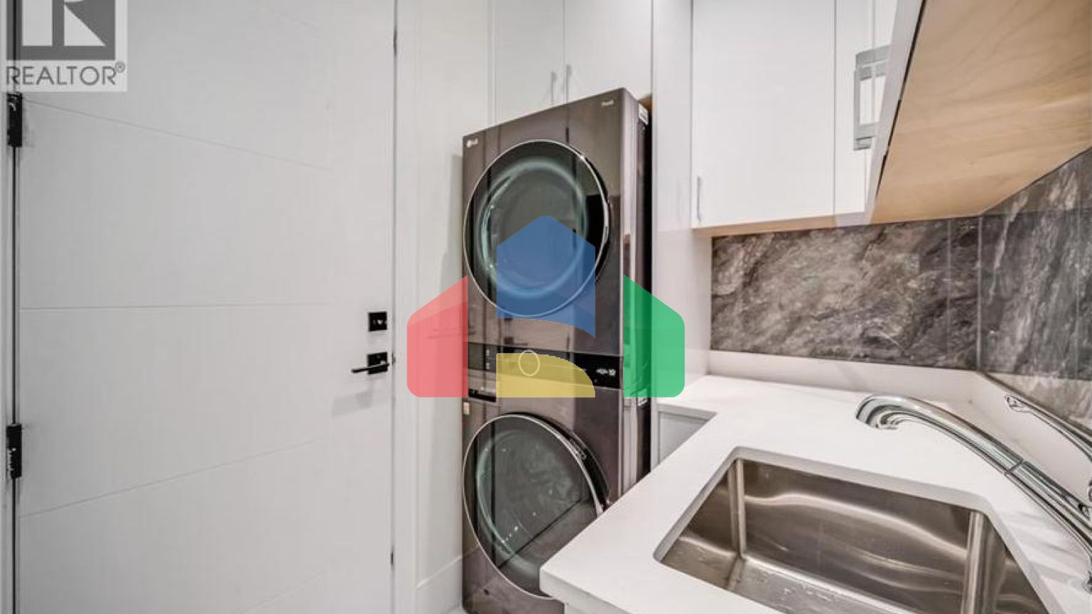 Residential - Single Family Home - Richmond, Canada - Canada